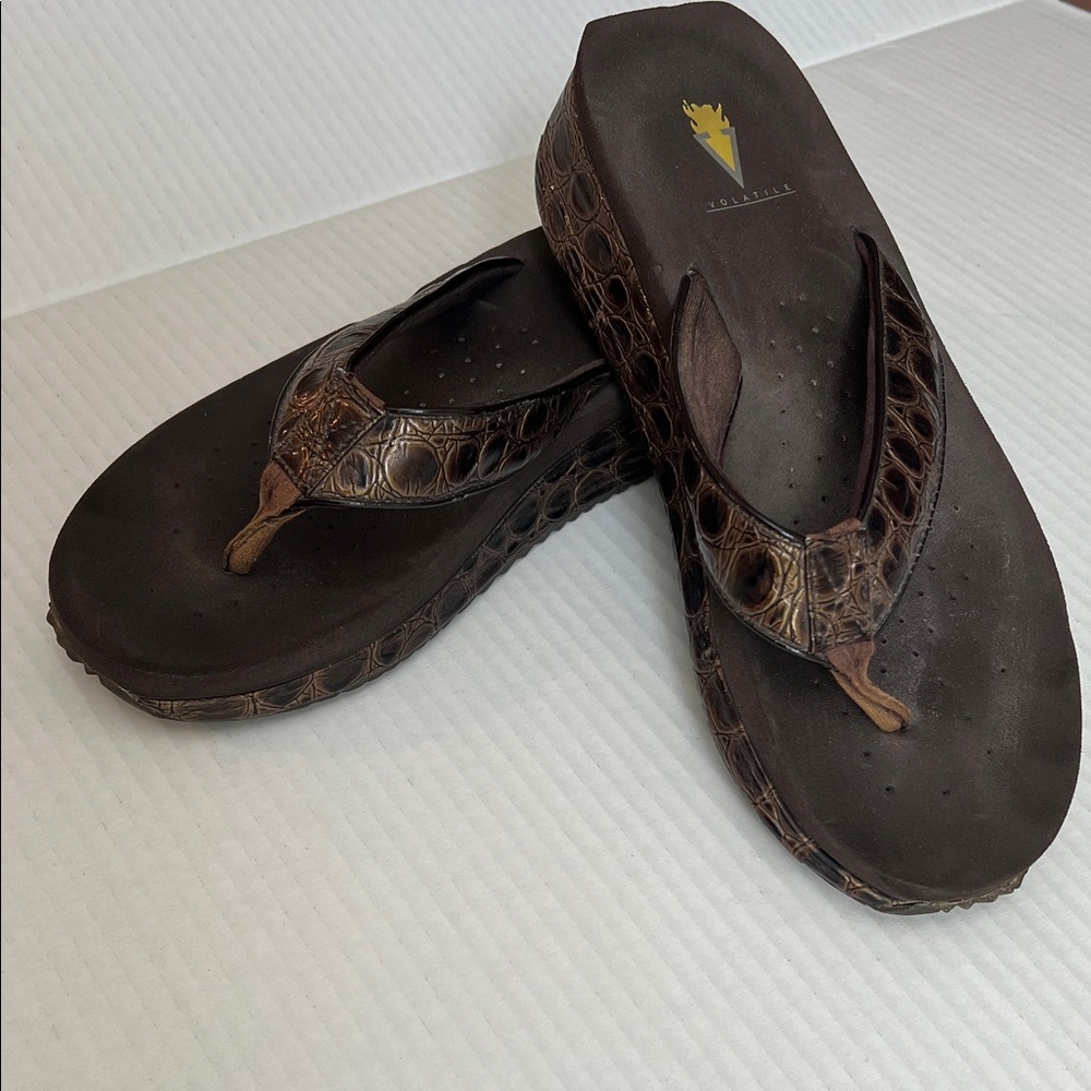 Volatile croc design sandals
